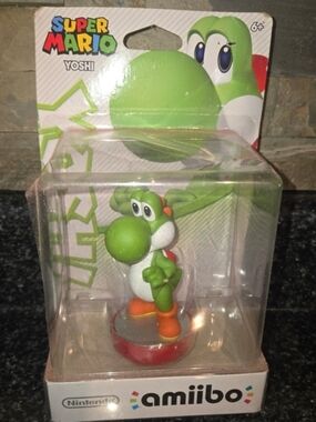 Nintendo Super Mario Yoshi Green and White Amiibo